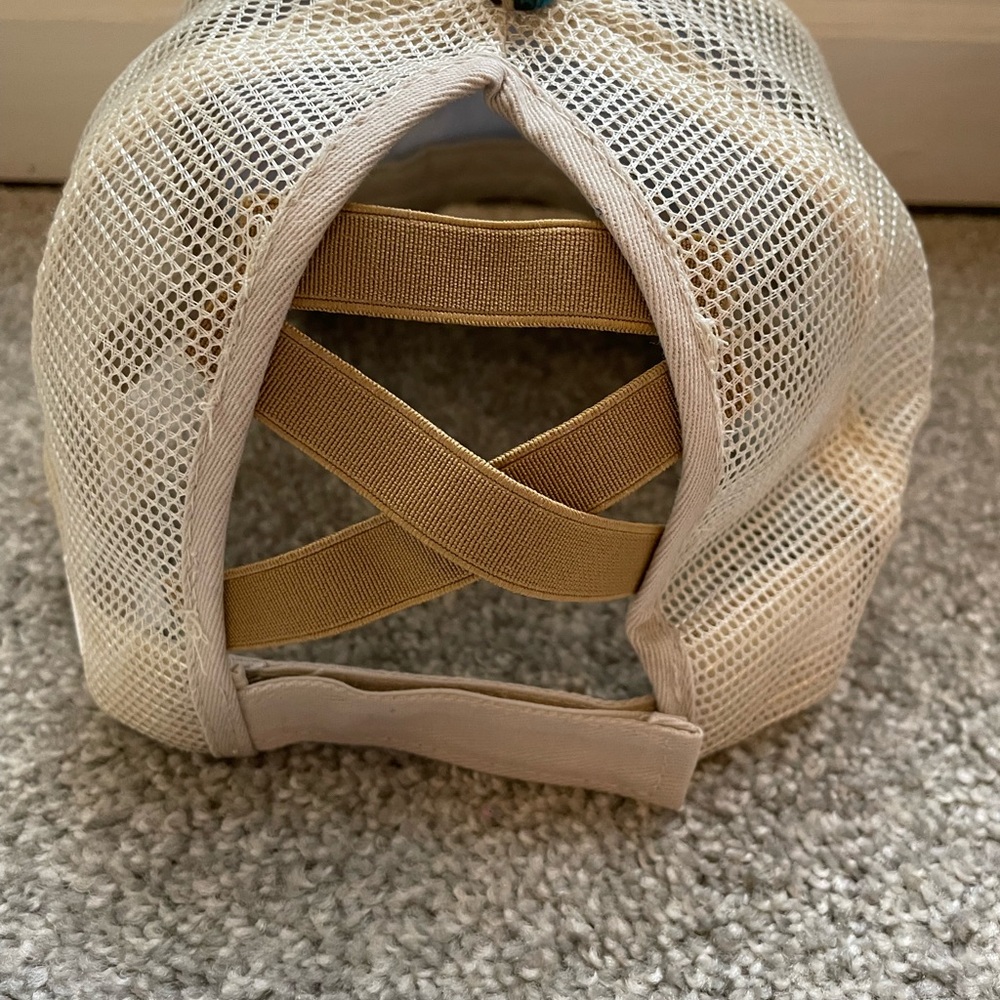 Ladies Hat - Picture 2 of 3